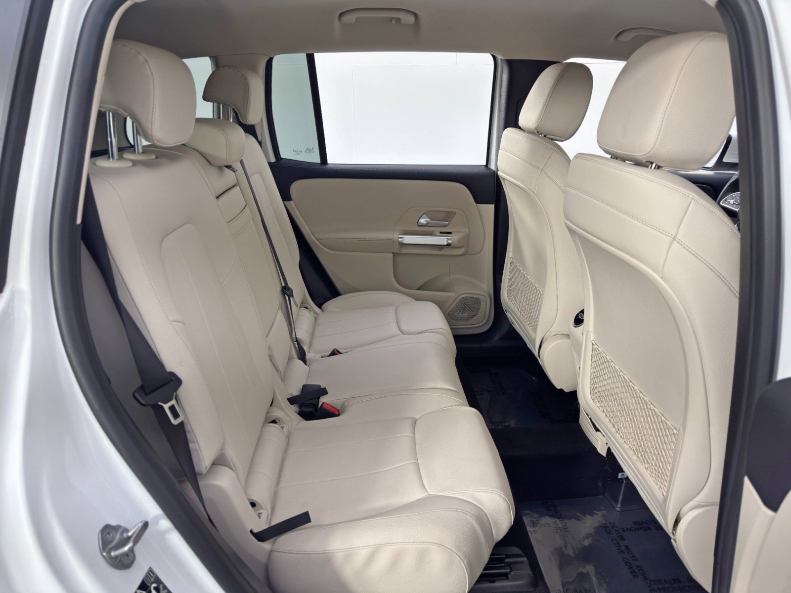 Used 2020 Mercedes-Benz GLB 250 4MATIC w/ Premium Package image 40