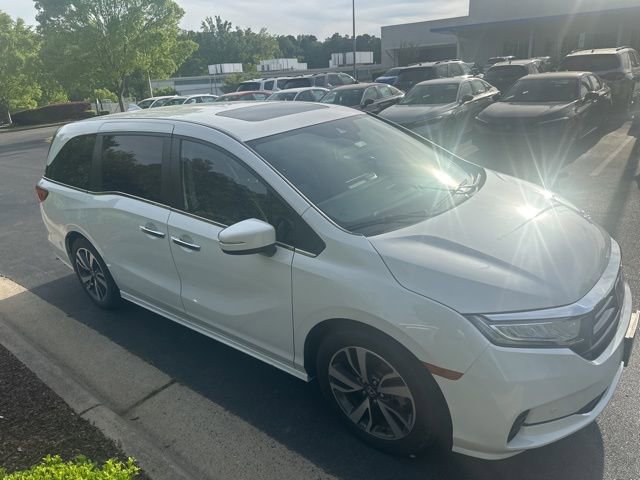 Used 2021 Honda Odyssey Touring image 2