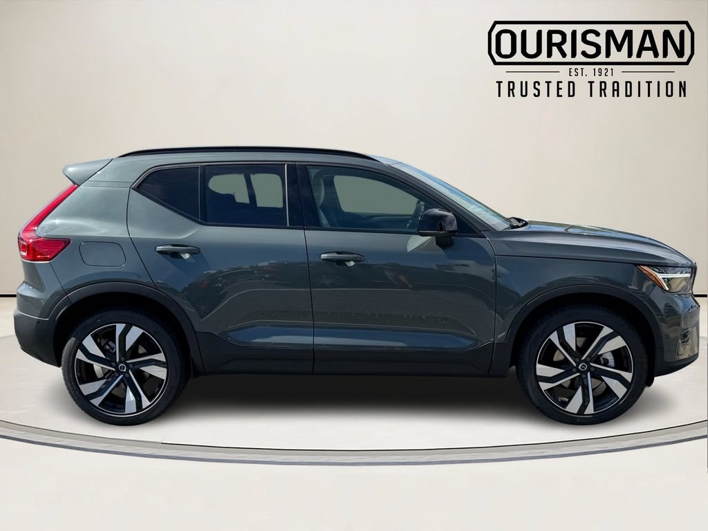 New 2026 Volvo XC40 B5 Plus w/ Climate Package AWD/4WD image 2