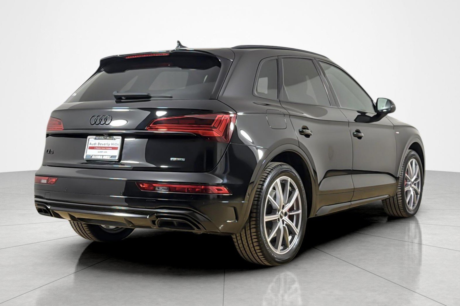 Used 2024 Audi Q5 e Prestige w/ Prestige Package AWD/4WD image 5