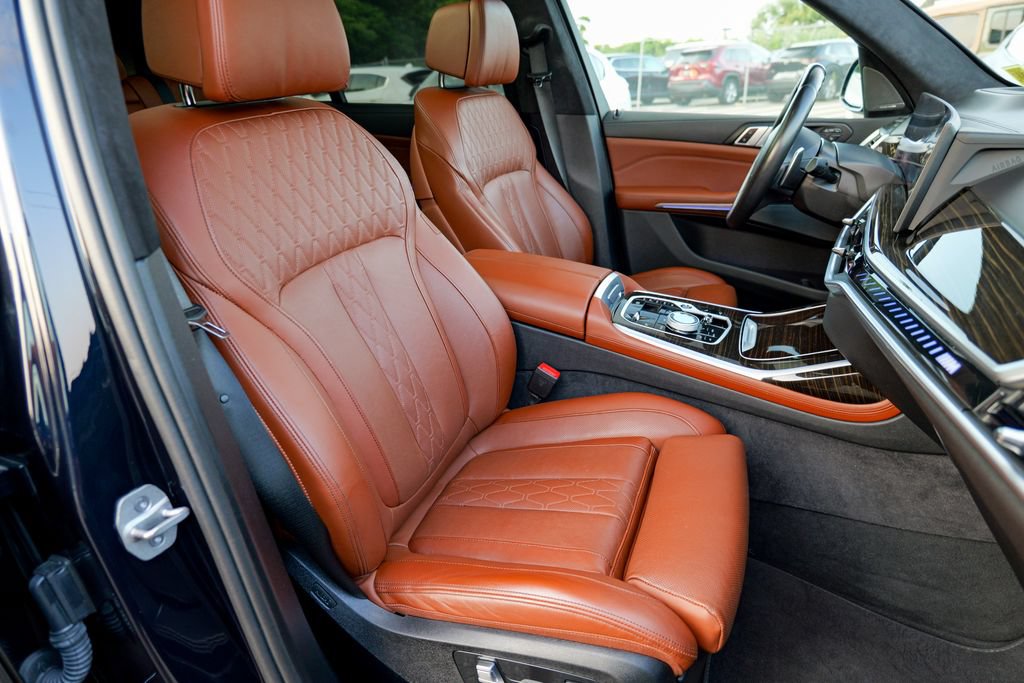 Used 2024 BMW X7 M60i w/ Executive Package AWD/4WD image 39