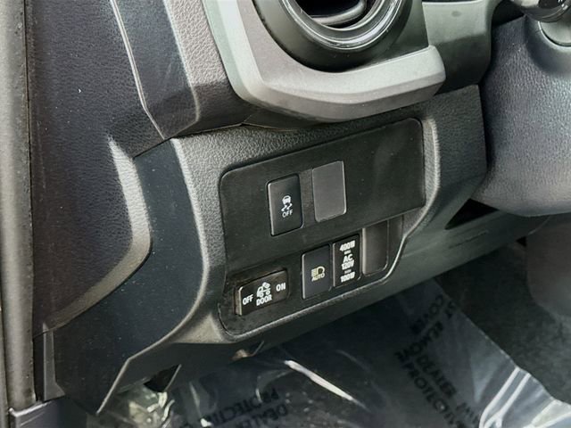 Used 2020 Toyota Tacoma TRD Off-Road image 10