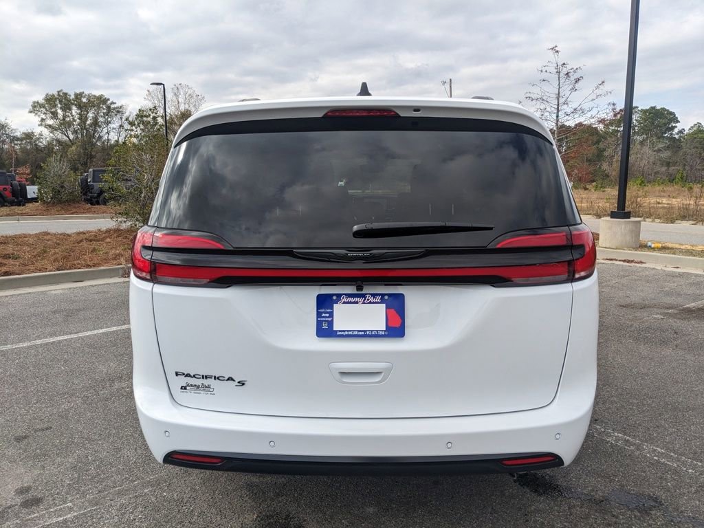 New 2026 Chrysler Pacifica Select w/ S Appearance Package image 20
