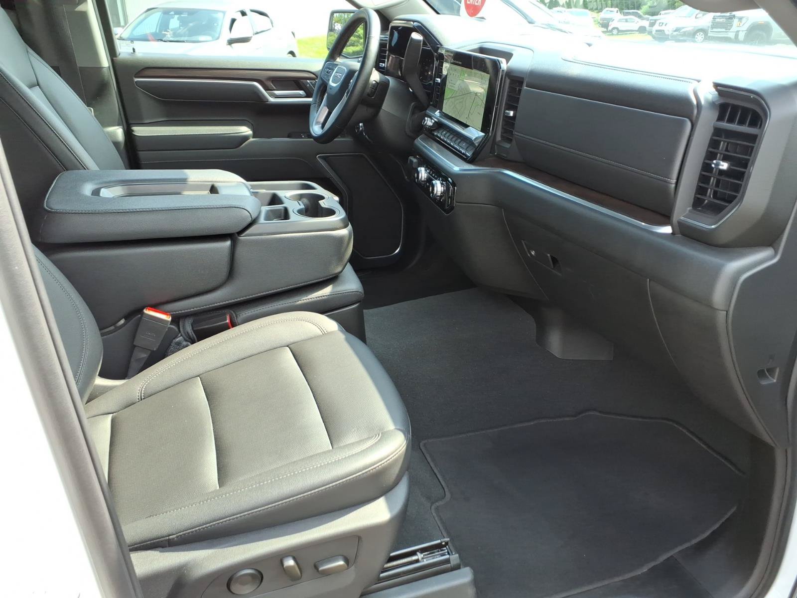 Used 2025 GMC Sierra 1500 SLT AWD/4WD image 28