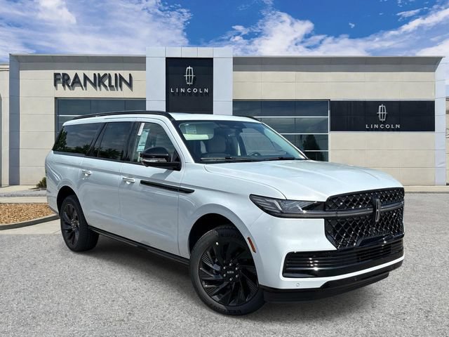 New 2026 Lincoln Navigator L Reserve w/ Jet Appearance Package AWD/4WD image 1
