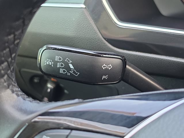 Used 2018 Volkswagen Tiguan SEL Premium AWD/4WD image 24