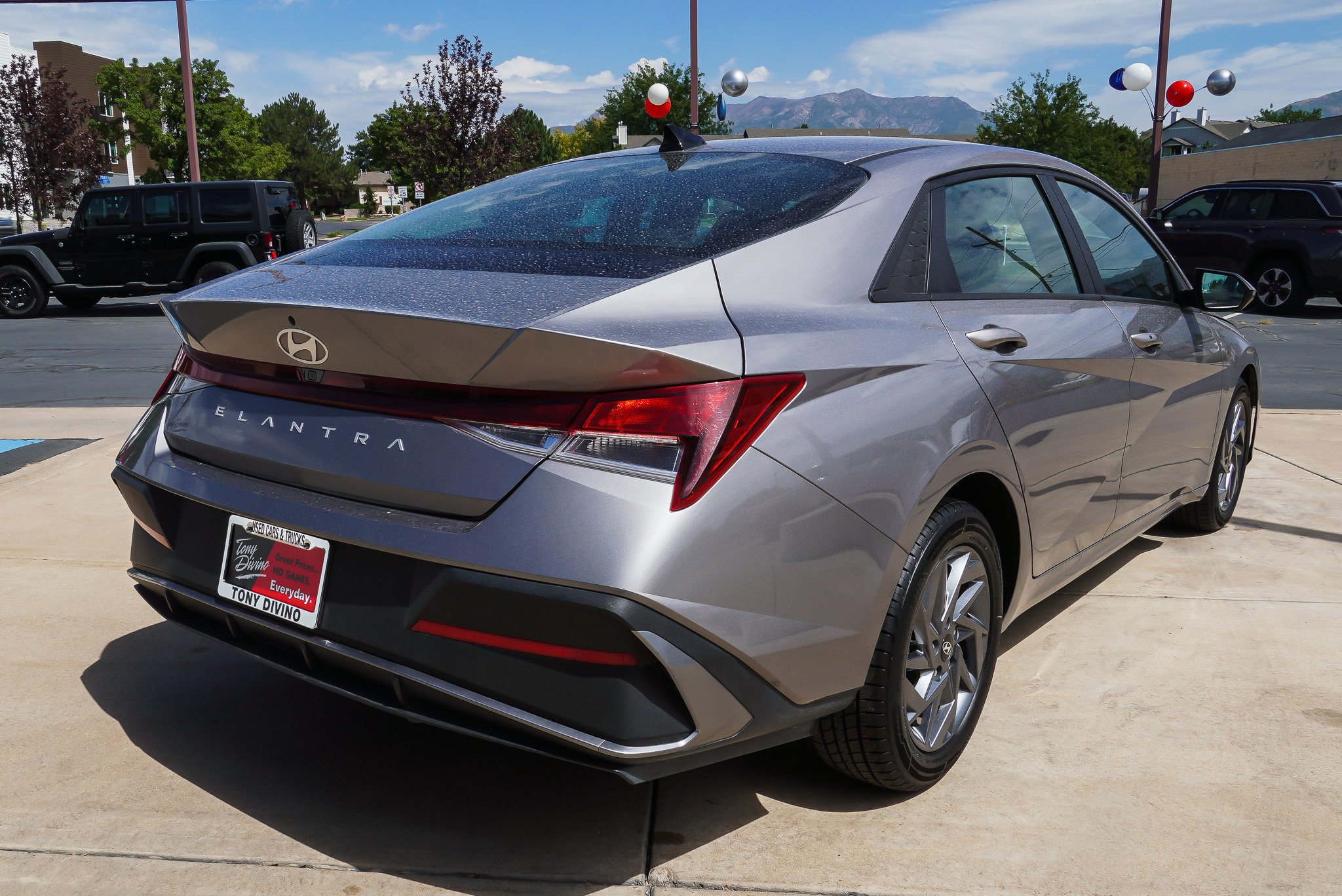 Used 2024 Hyundai Elantra SEL FWD image 8