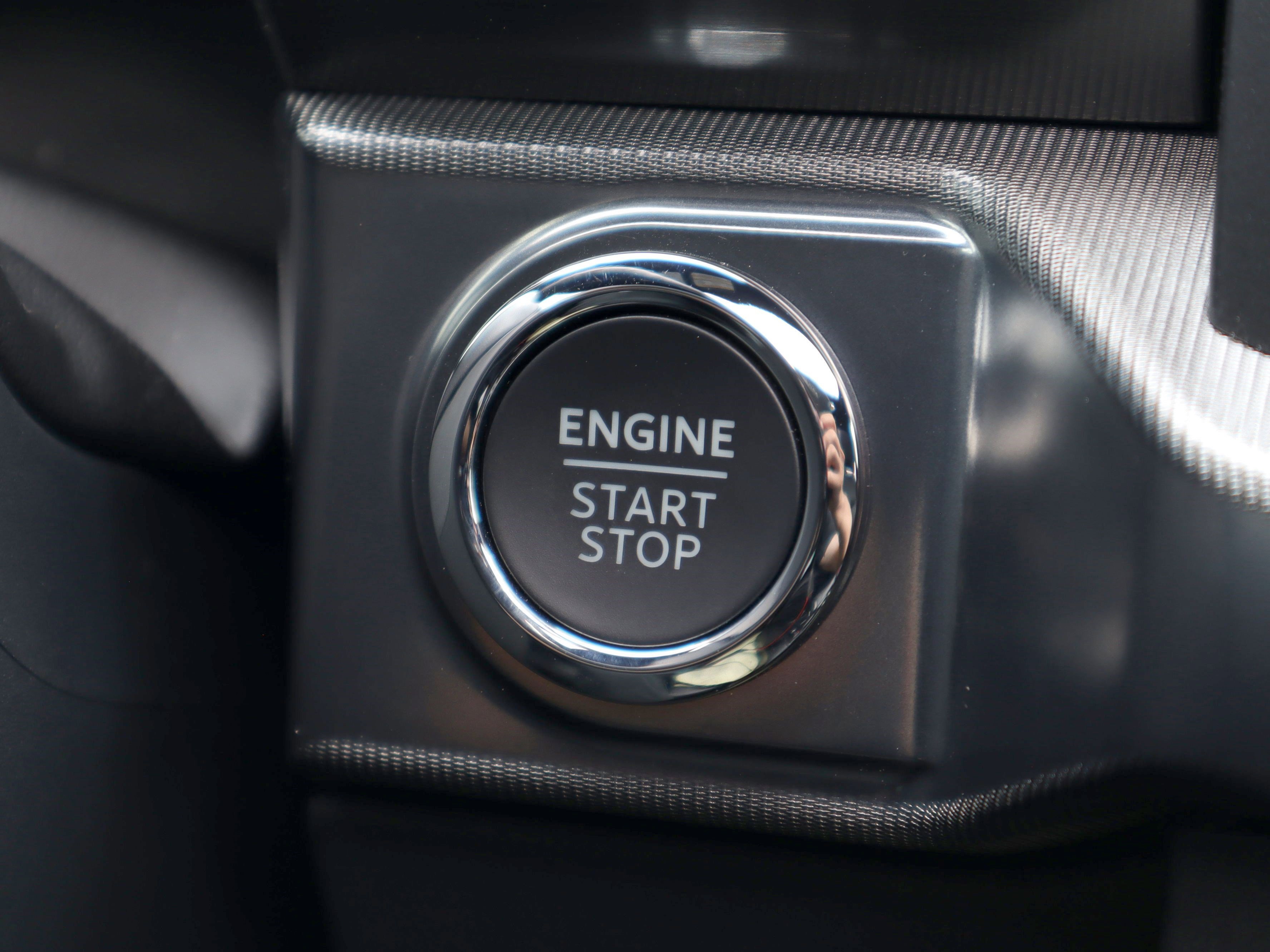 Used 2025 Ford F150 Lariat w/ Equipment Group 501A Mid image 29