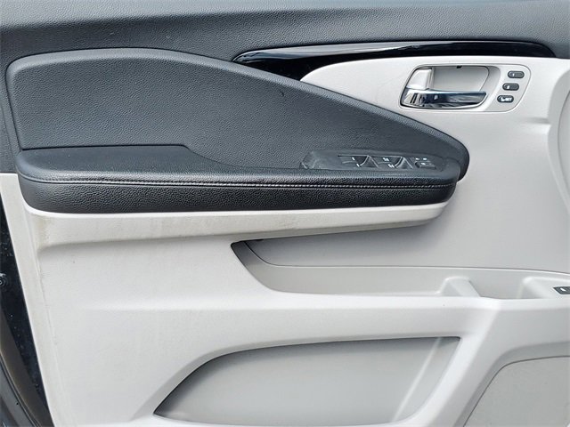 Used 2018 Honda Pilot Elite image 16
