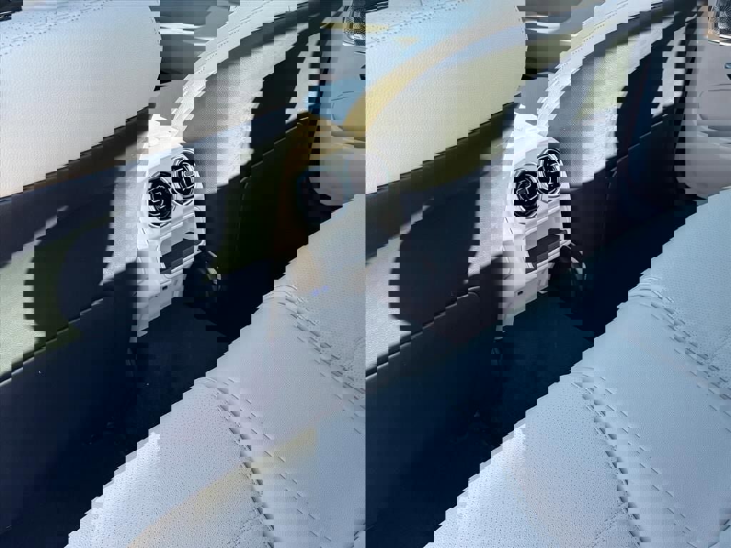 Used 2024 Mercedes-Benz C 300 4MATIC Sedan image 15