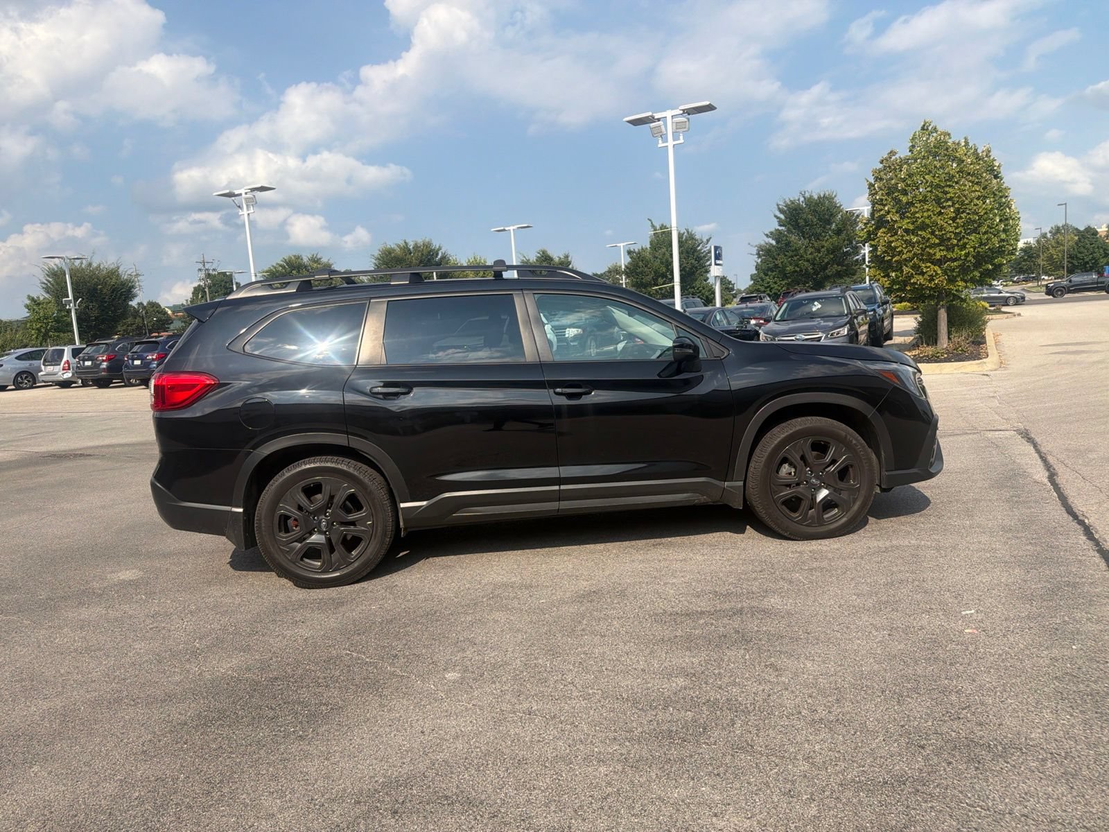 Used 2023 Subaru Ascent Onyx Edition AWD/4WD image 16
