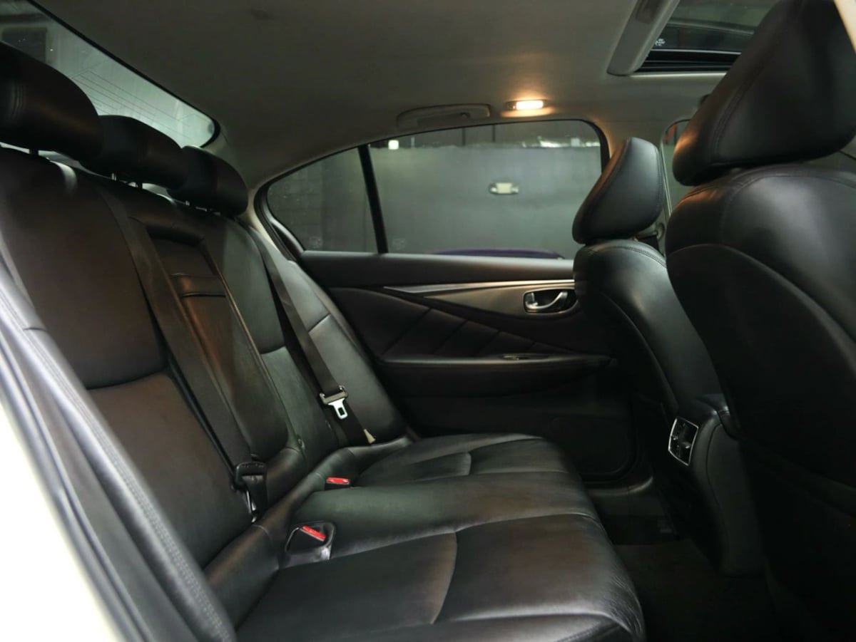 Used 2017 INFINITI Q50 2.0t w/ Moonroof Package RWD image 29