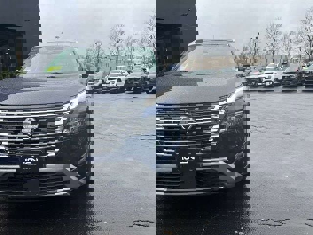 Used 2025 Nissan Rogue SL image 19