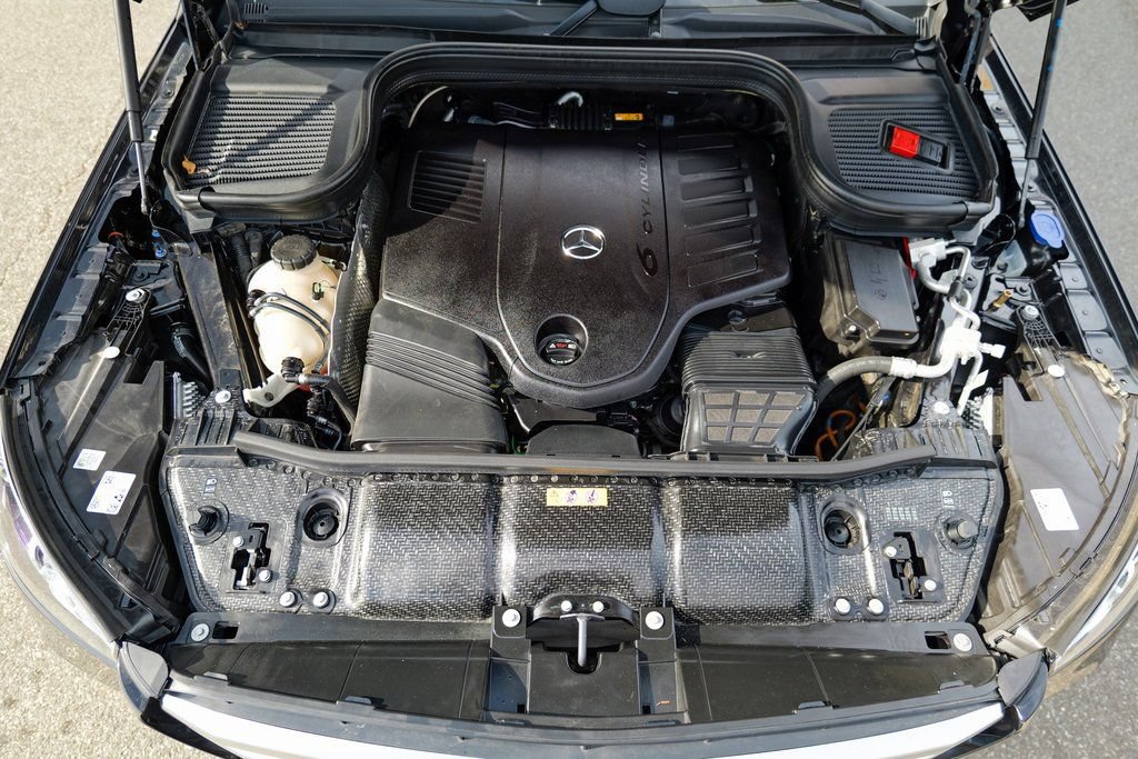 Used 2025 Mercedes-Benz GLS 450 4MATIC image 59