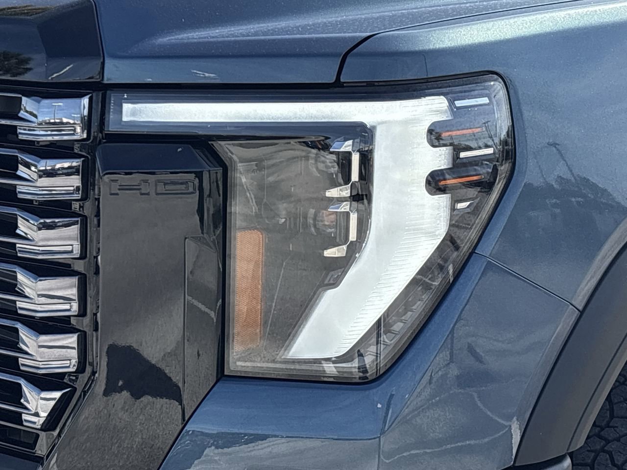 Used 2025 GMC Sierra 2500 Denali Ultimate image 6