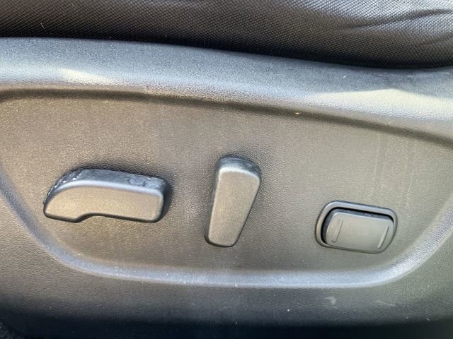 Used 2018 Nissan Rogue SV image 12