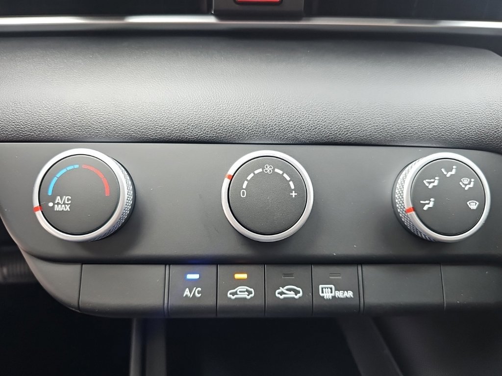 New 2026 Hyundai Elantra SE FWD image 19