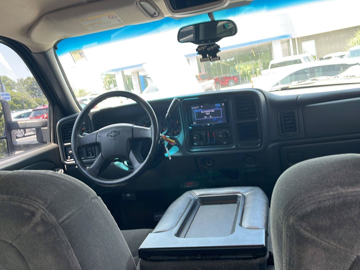 Used 2004 Chevrolet Silverado 2500 LS AWD/4WD image 25