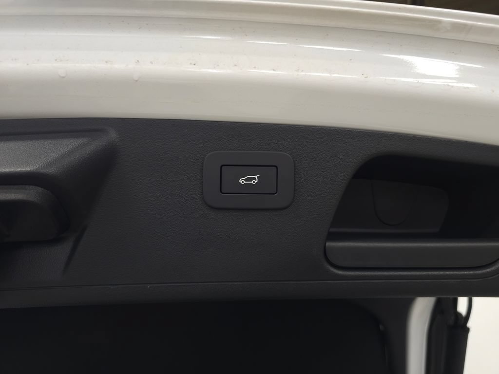 Used 2024 Jaguar E-PACE R-Dynamic SE AWD/4WD image 6