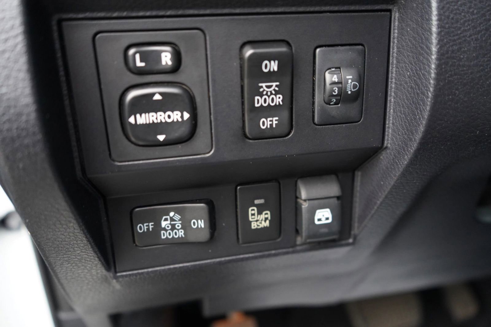 Used 2017 Toyota Tundra SR5 image 15