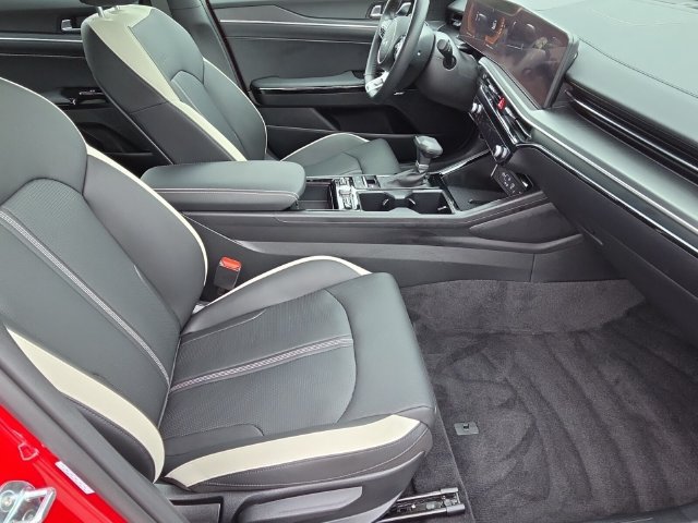 Used 2025 Kia K5 GT-Line w/ GT-Line Premium Package FWD image 17