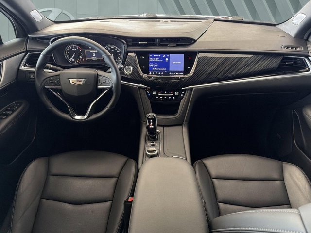 Used 2025 Cadillac XT6 Premium Luxury FWD image 16