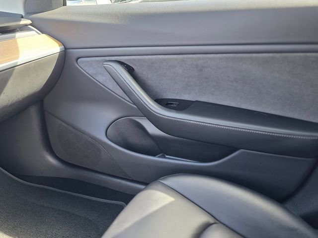 Used 2018 Tesla Model 3 Long Range image 21