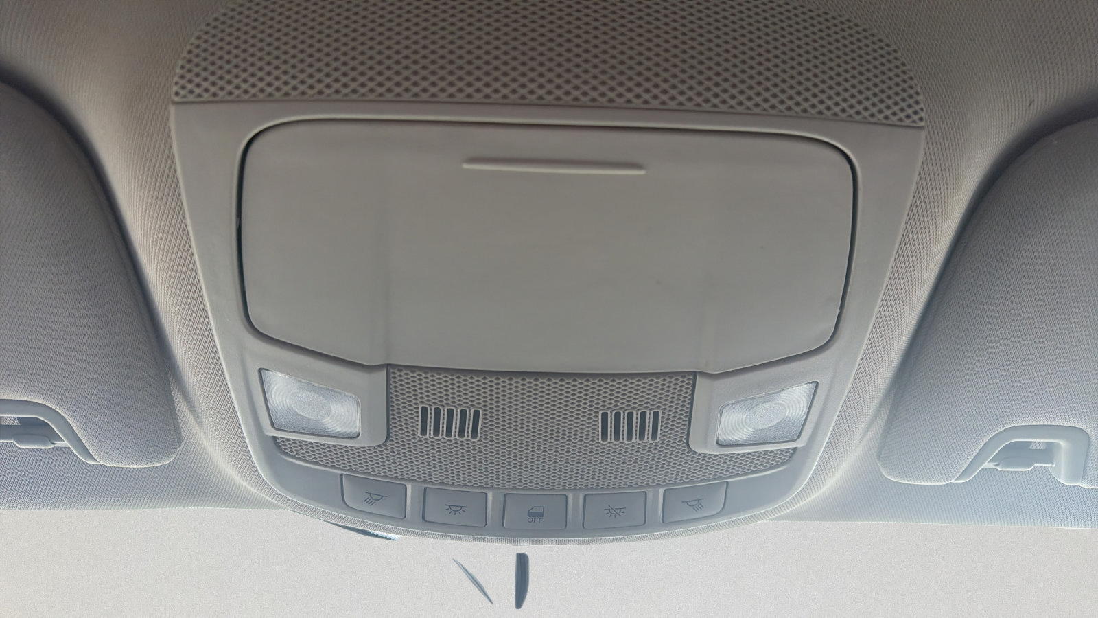 Used 2014 Ford Fusion SE w/ Equipment Group 202A FWD image 17