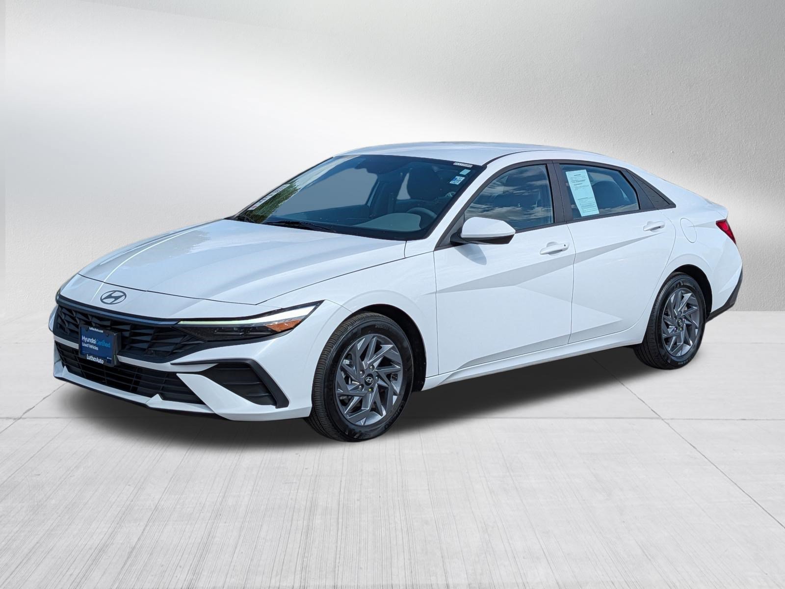 Certified 2024 Hyundai Elantra SEL FWD image 3