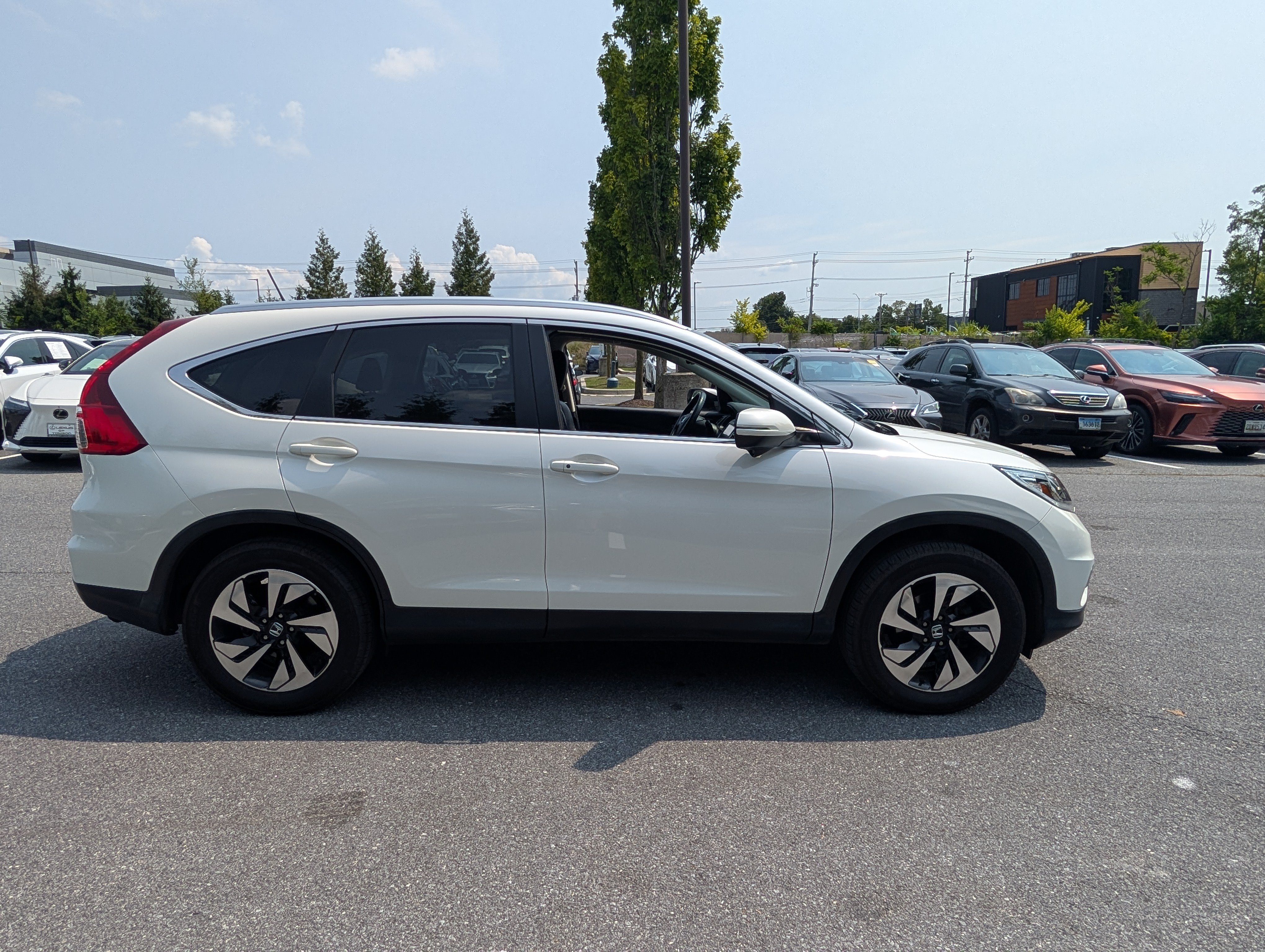 Used 2015 Honda CR-V Touring image 2