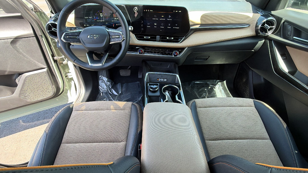 Used 2025 Chevrolet Equinox ACTIV AWD/4WD image 26