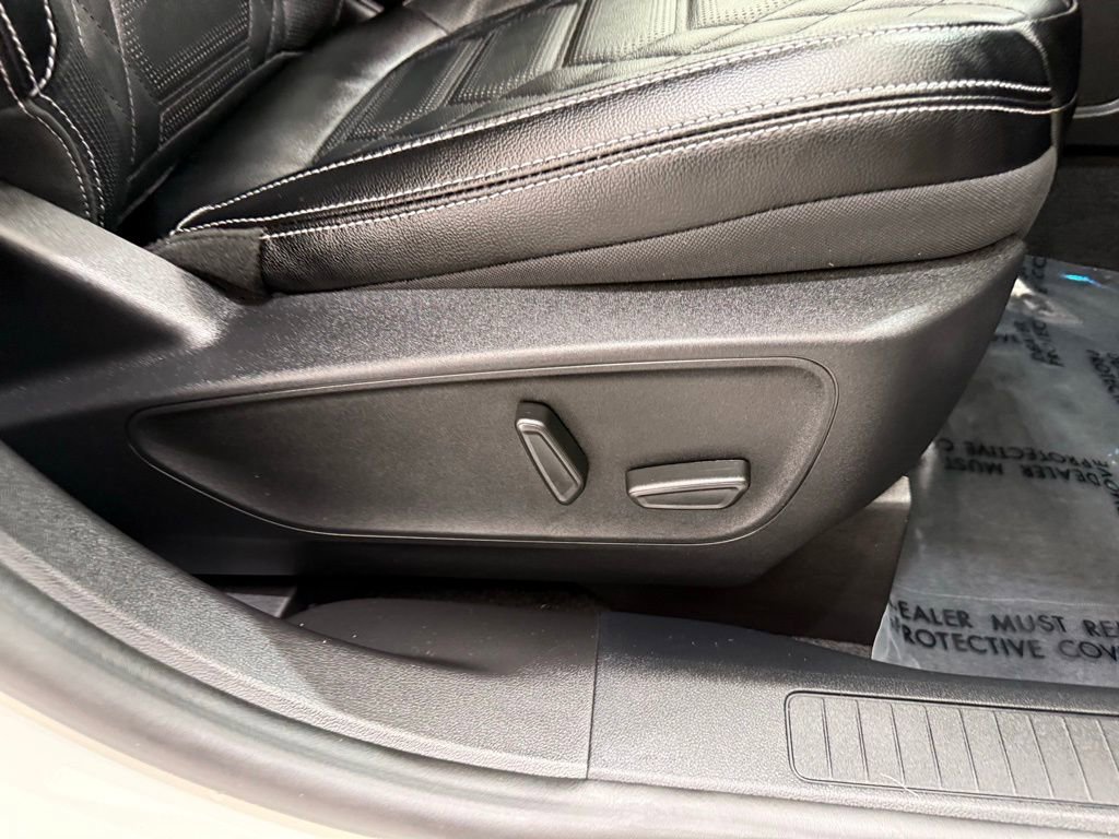 New 2024 Ford Escape SE w/ PHEV Premium Package image 20