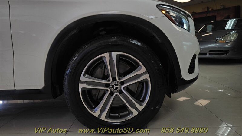 Used 2019 Mercedes-Benz GLC 300 4MATIC image 23