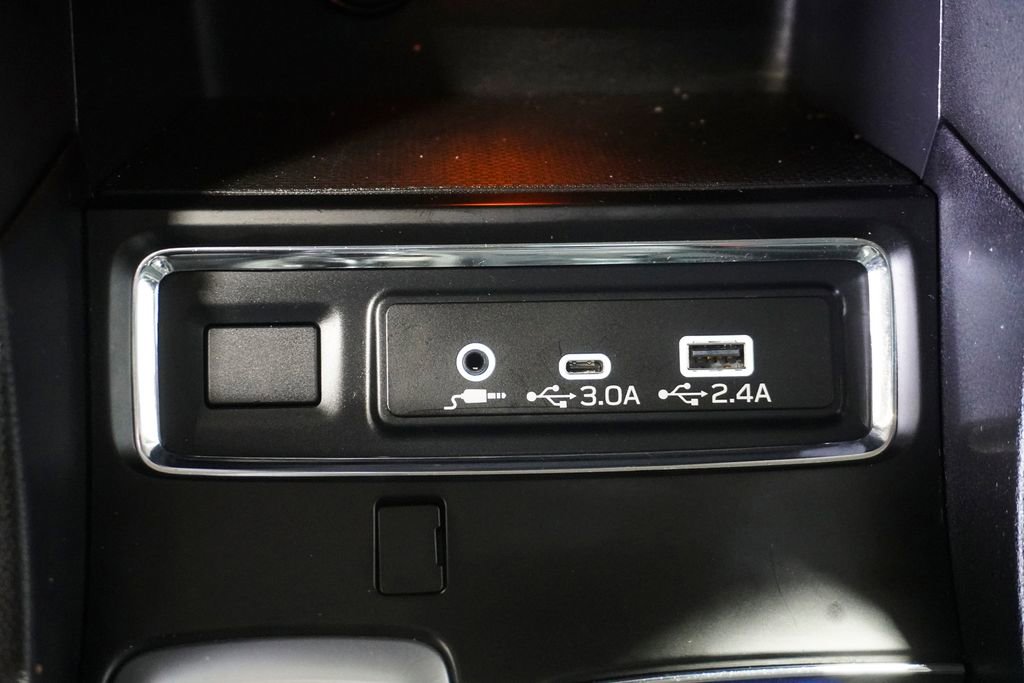 Used 2024 Subaru Ascent Limited image 21