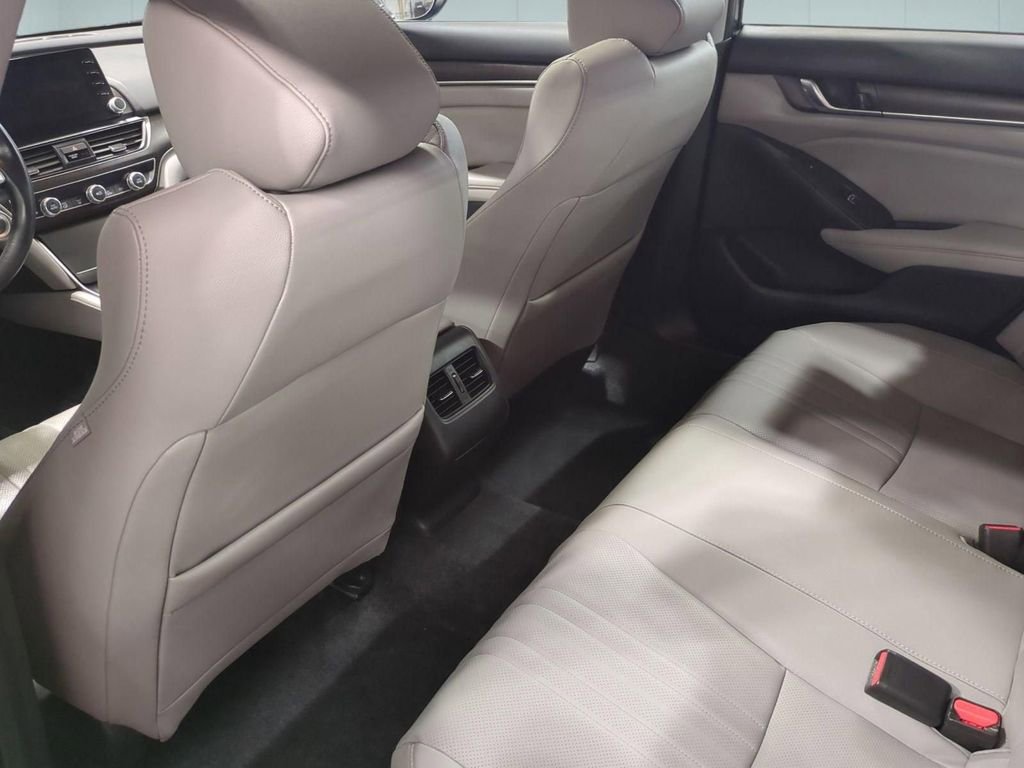Used 2020 Honda Accord Touring image 28