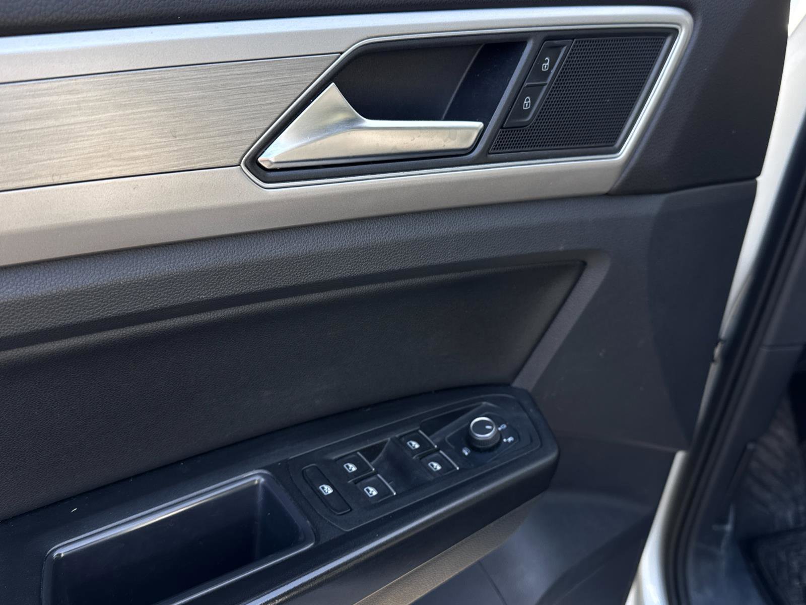 Used 2019 Volkswagen Atlas SE w/ Towing Package image 15