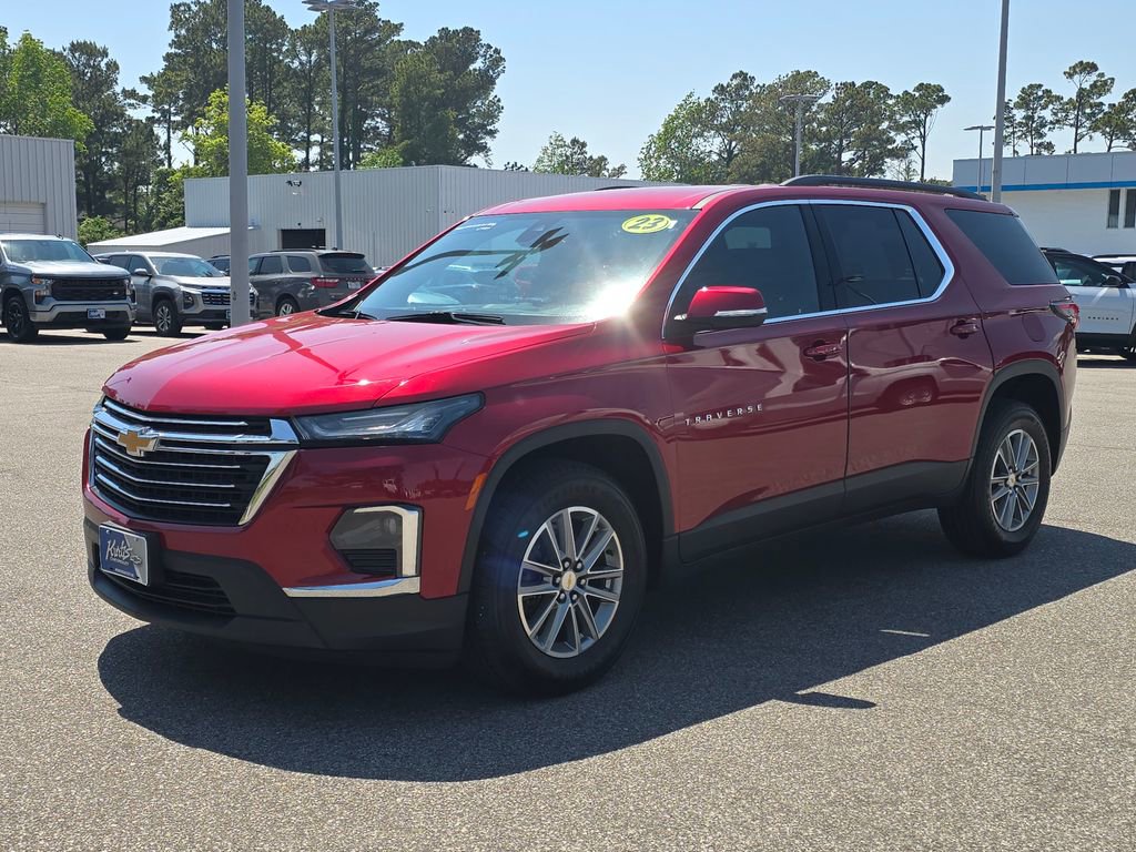 Certified 2023 Chevrolet Traverse LT FWD image 1