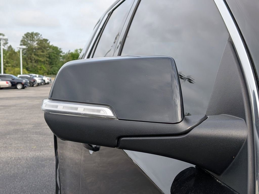Used 2023 Chevrolet Traverse LT w/ LT Premium Package AWD/4WD image 14