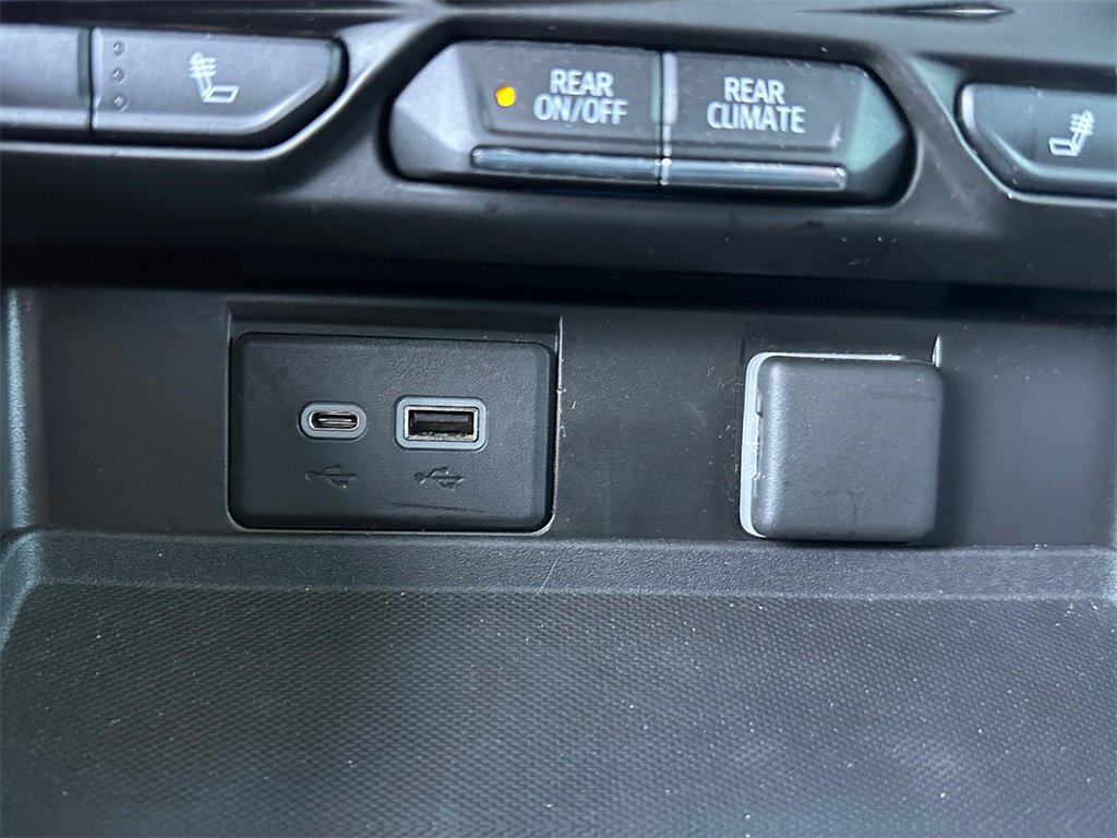 Used 2021 Chevrolet Tahoe Z71 image 27