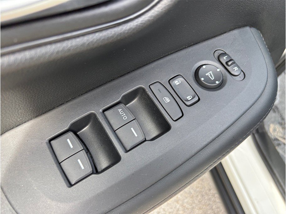 Used 2023 Honda HR-V LX image 17