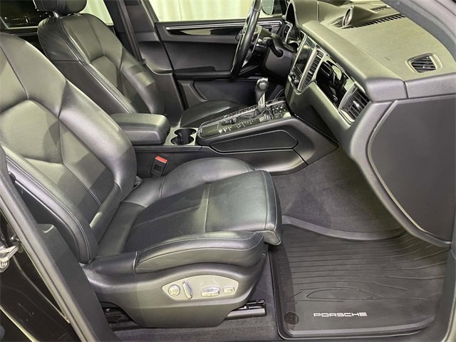 Used 2018 Porsche Macan image 23