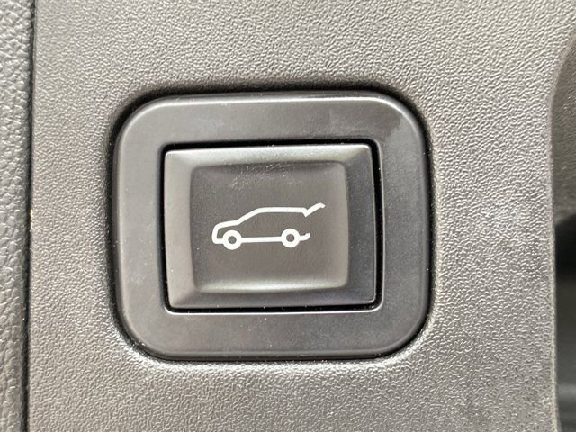 Used 2018 Cadillac XT5 Luxury w/ Driver Awareness Package image 7