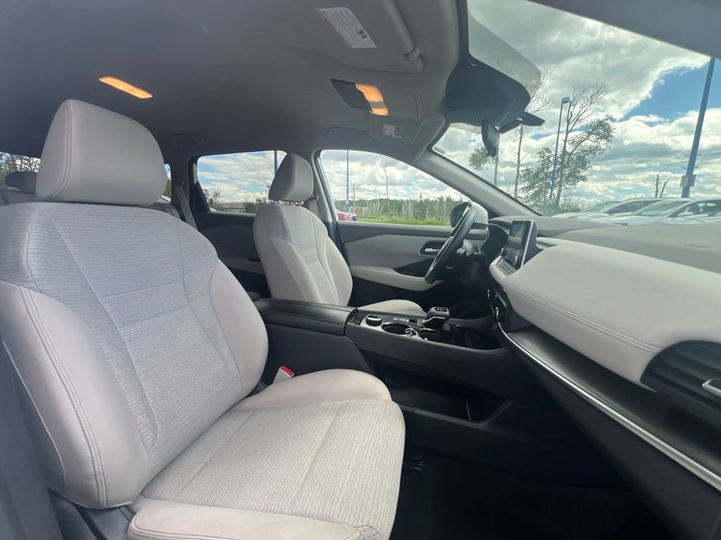 Used 2023 Nissan Rogue SV AWD/4WD image 10
