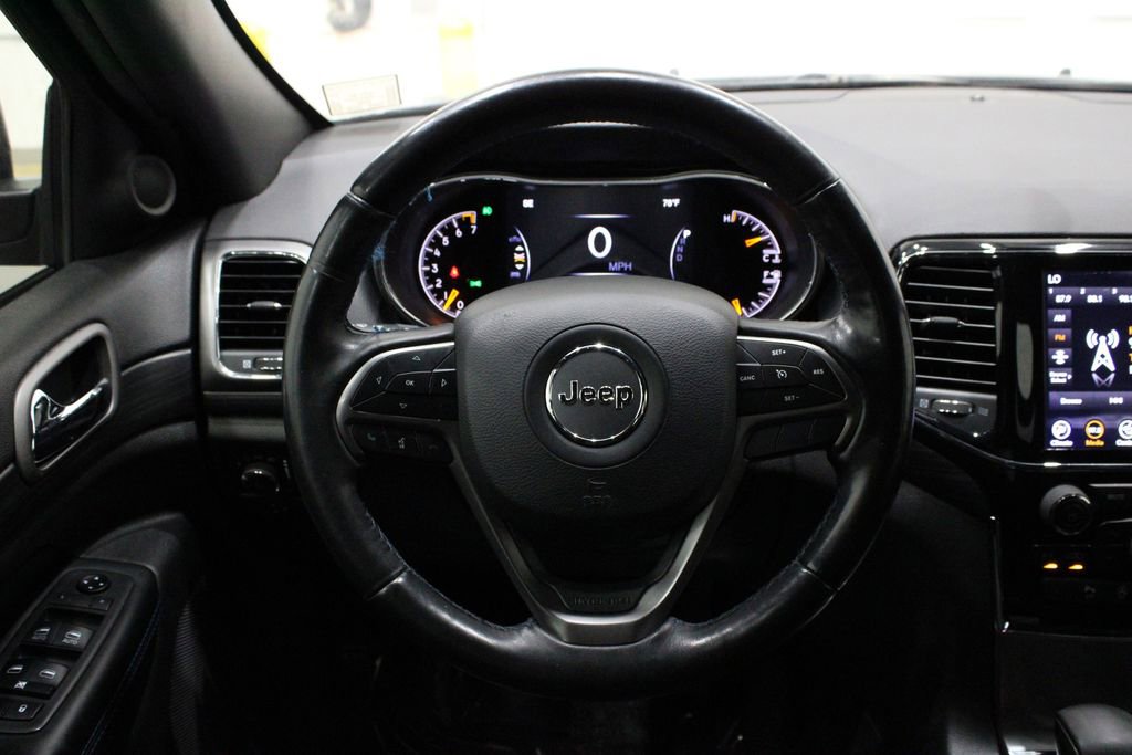 Used 2019 Jeep Grand Cherokee Laredo image 25