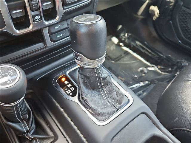 Used 2021 Jeep Wrangler Unlimited Sahara w/ Cold Weather Group AWD/4WD image 12