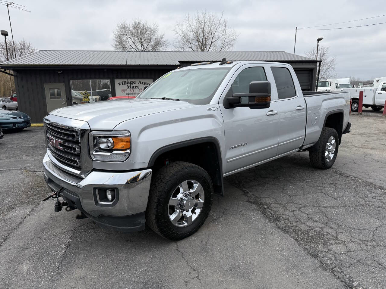 Used 2019 GMC Sierra 2500 SLE AWD/4WD image 1