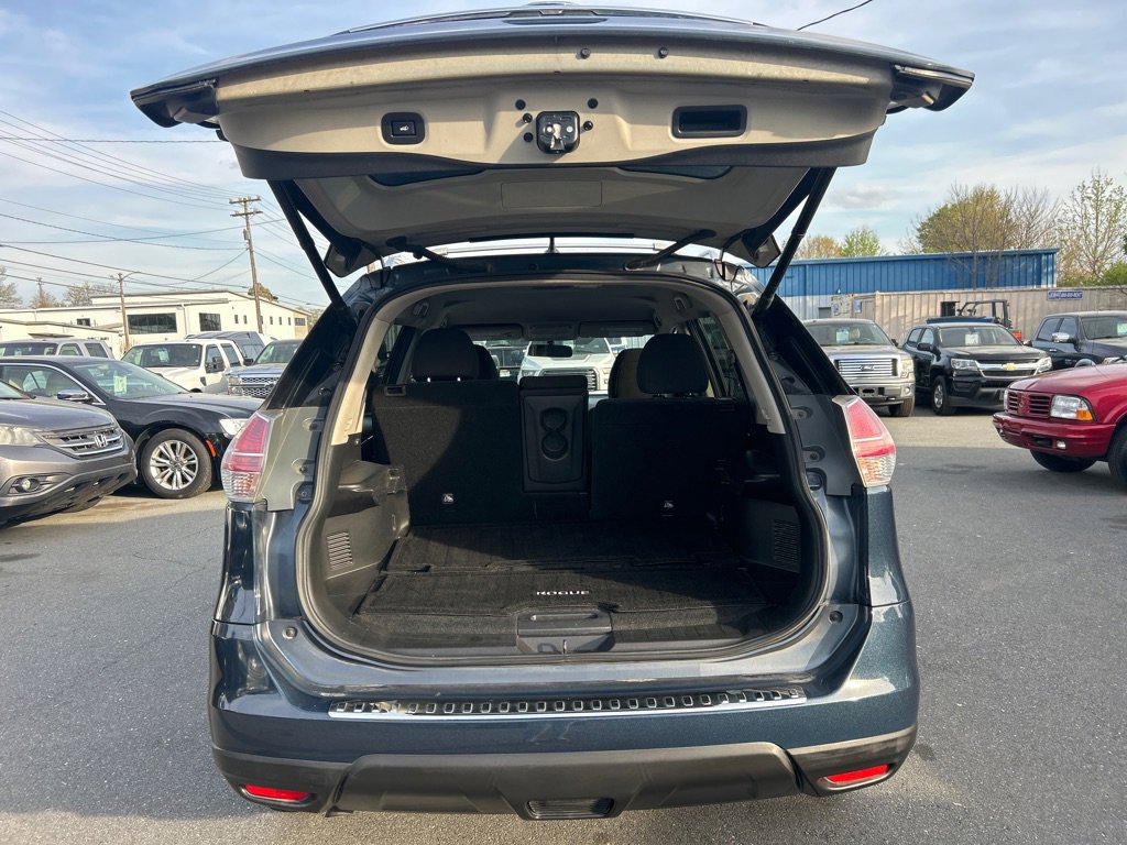 Used 2016 Nissan Rogue SV w/ SV Premium Package image 7