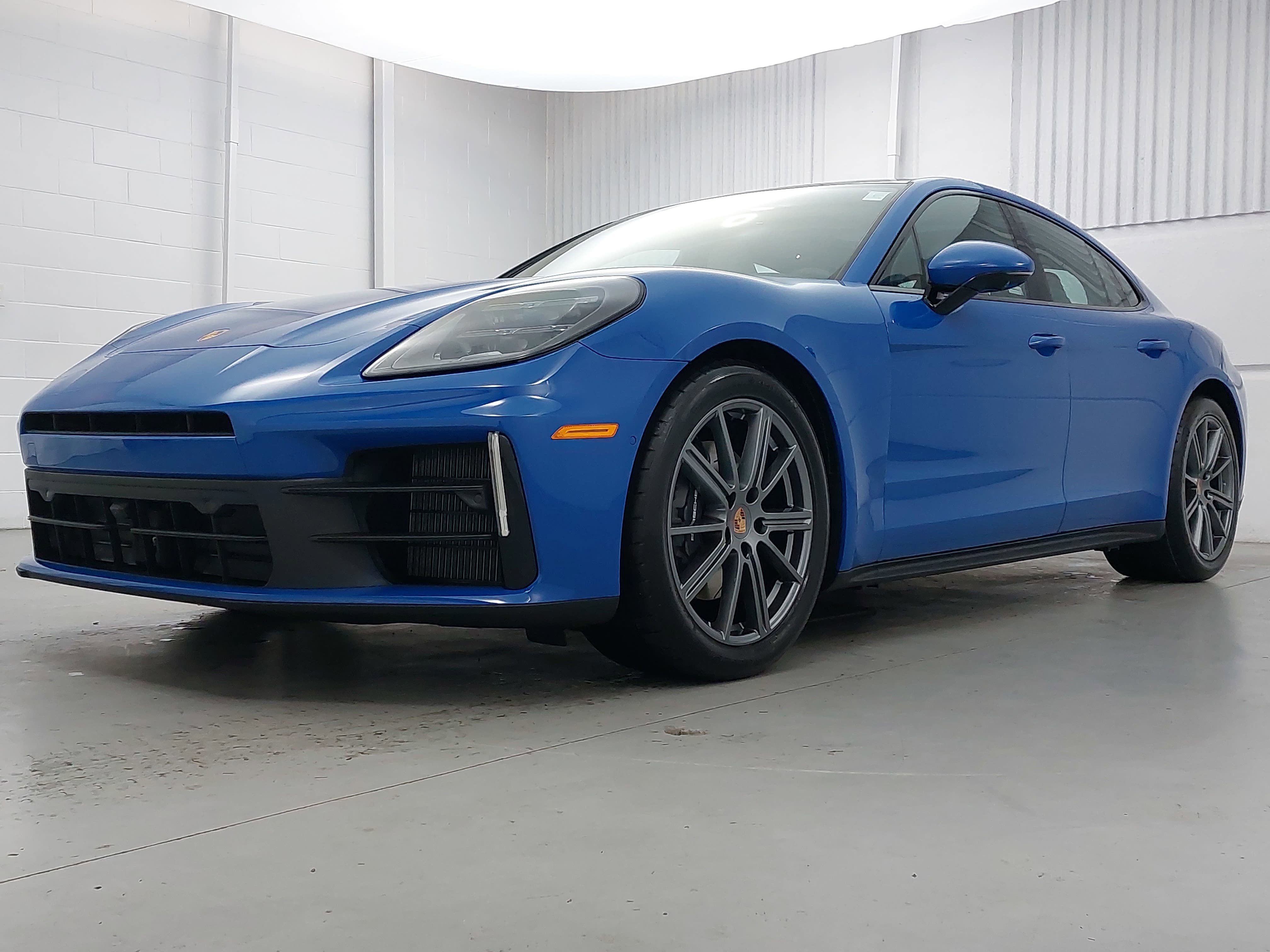New 2026 Porsche Panamera RWD image 1