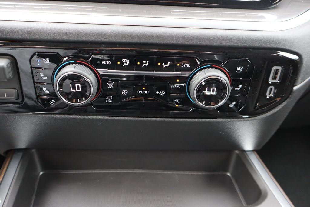 New 2026 Chevrolet Silverado 1500 High Country AWD/4WD image 12
