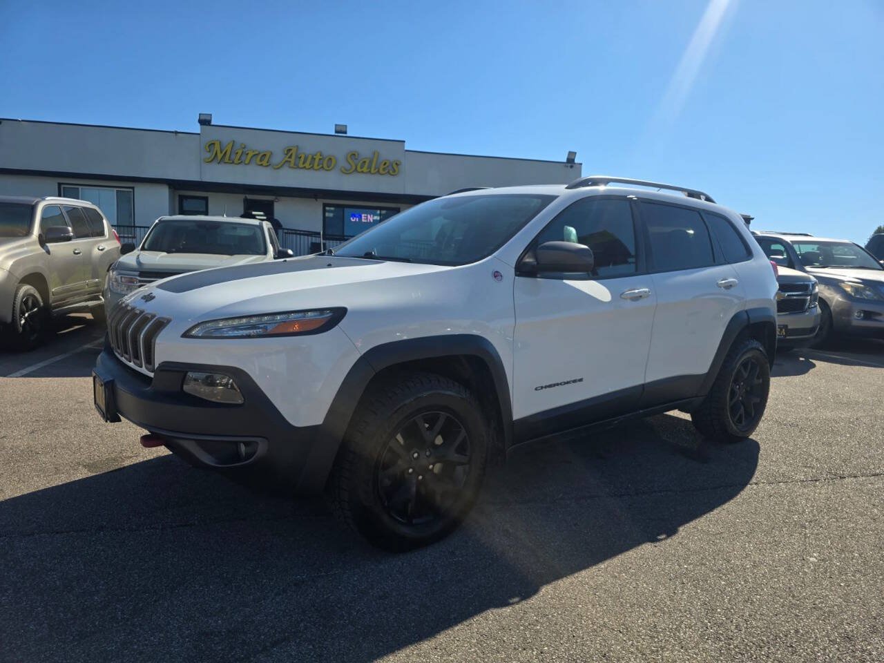 Used 2016 Jeep Cherokee Trailhawk w/ Comfort/Convenience Group AWD/4WD image 56